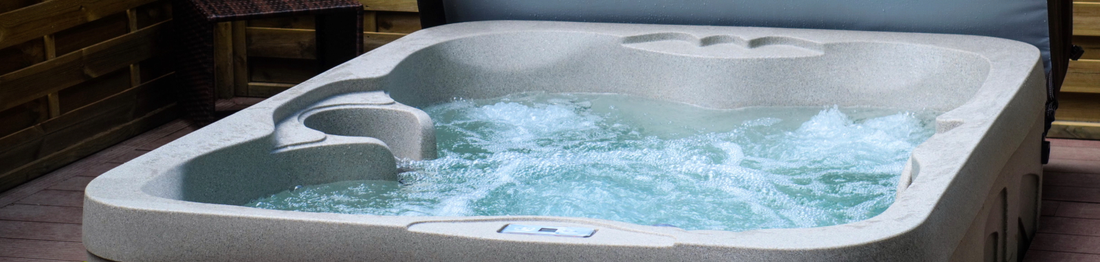 Hot_tub_-_website.JPG